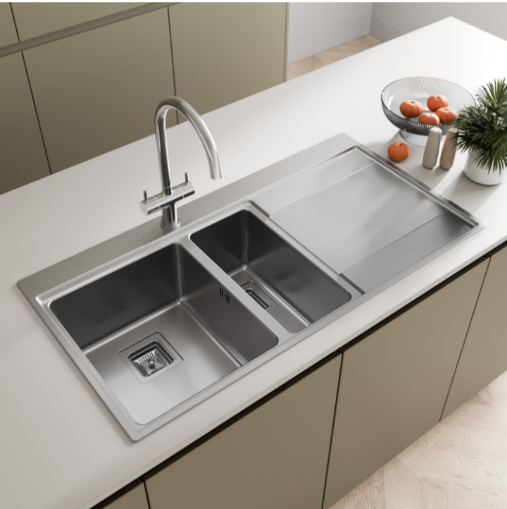 REDUCED PRICE: SÄUBER® 1000 x 520mm Stainless Steel Kitchen Sink 1.5 Bowl £99