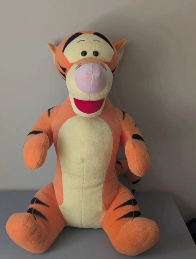 Tigger teddy giant 