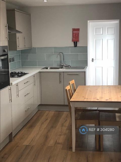 4 bedroom house in Clifton Road, London, E7 (4 bed) (#3041280)