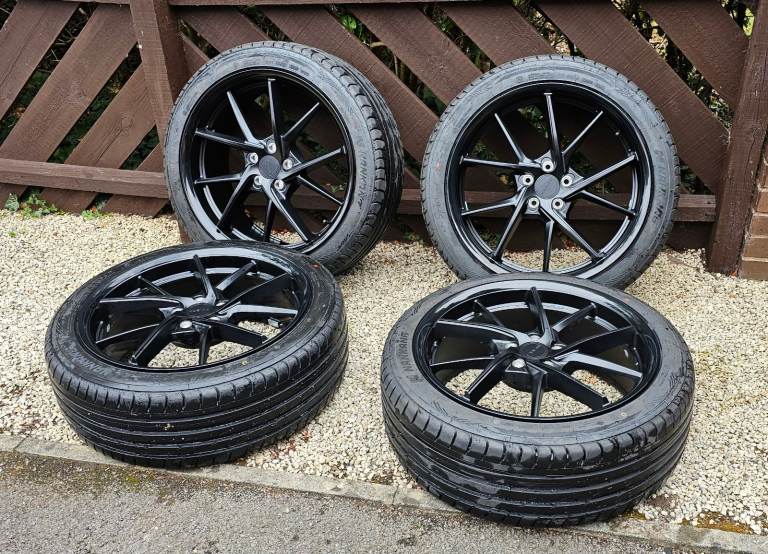 20" Riviera RF1 IN BLACK WITH NEW TYRES 