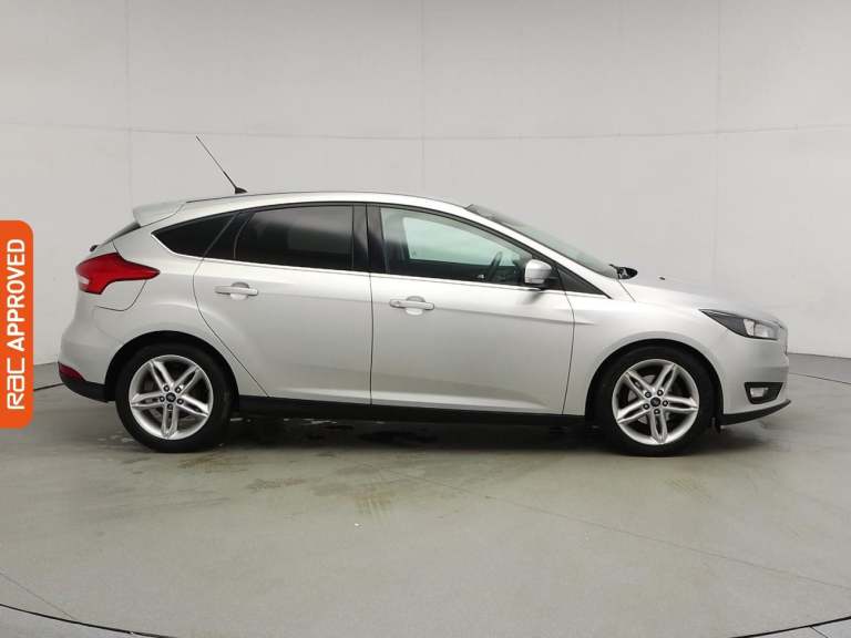 2015 Ford Focus 1.6 Zetec Hatchback 5dr Petrol Powershift Euro 6 (125 ps) Hatchback PETROL Automatic