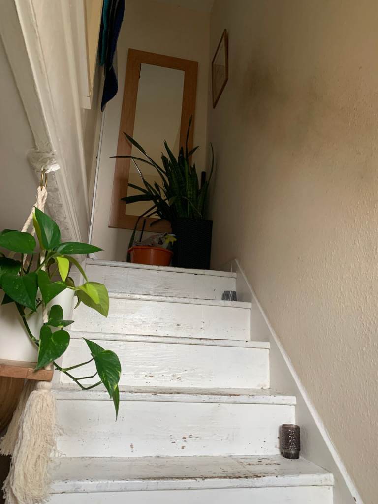 BRIGHT DOUBLE ROOM FOR RENT 