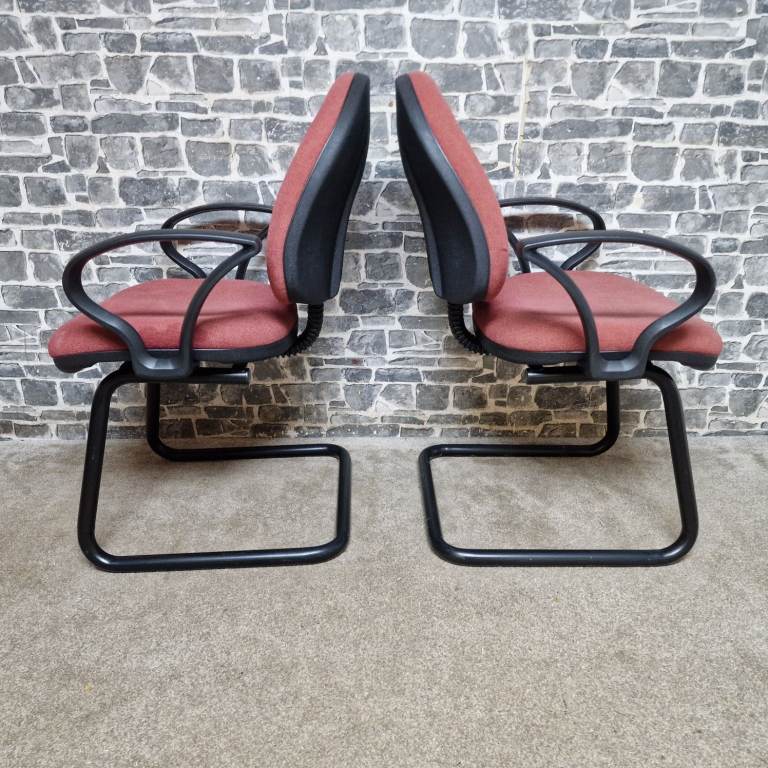 5x Cantilever Office / Visitor Chairs with Arms, £15 each