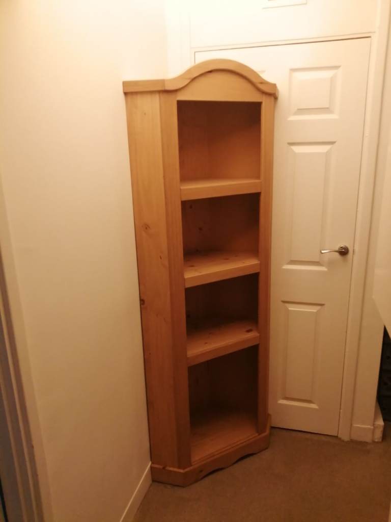 Corner shelving unit