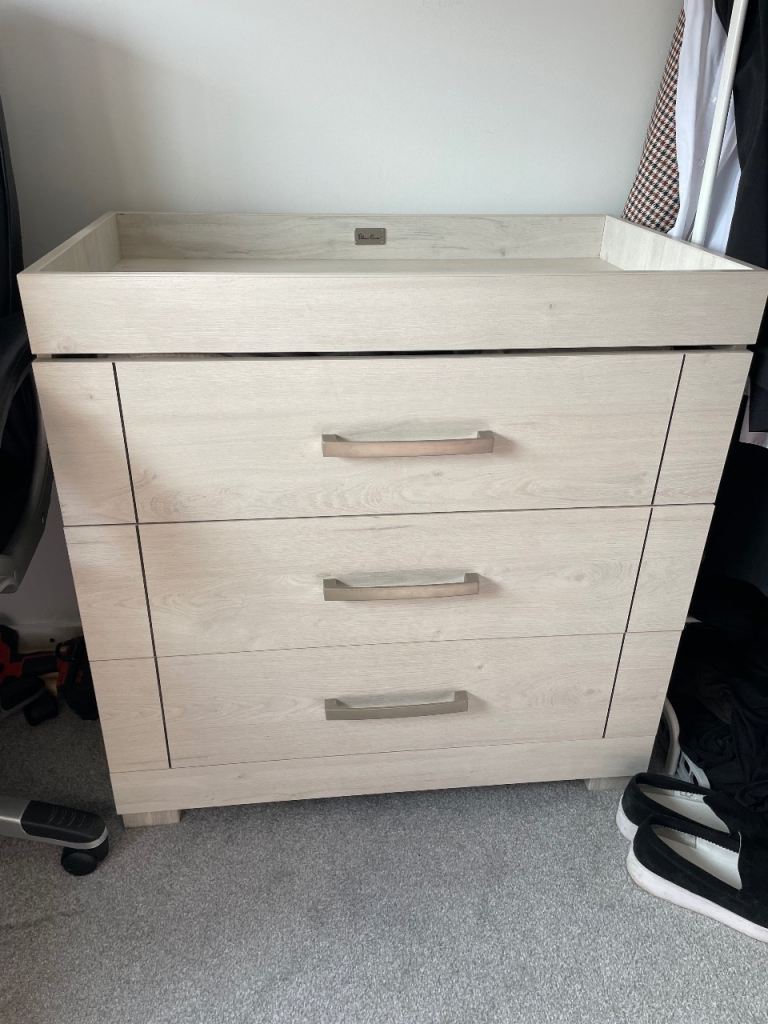 Baby change table and drawers 