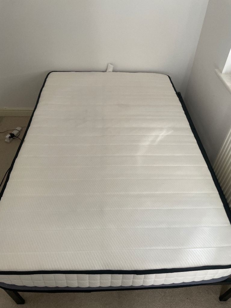 Small Double Mattress Hybrid Springs Medium Firm – Good Condition