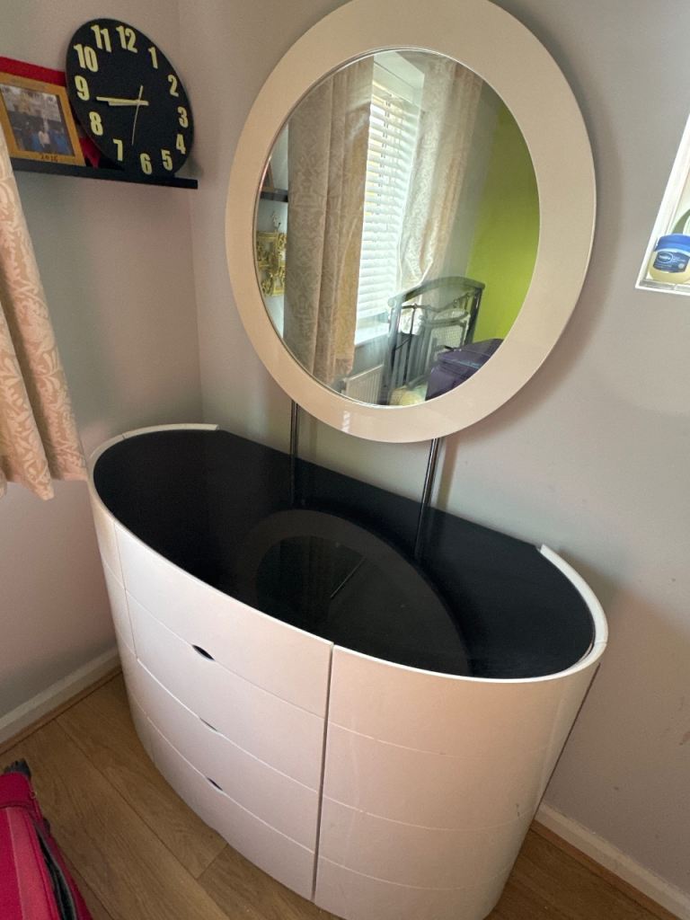 Dressing table reduced now for quick sale