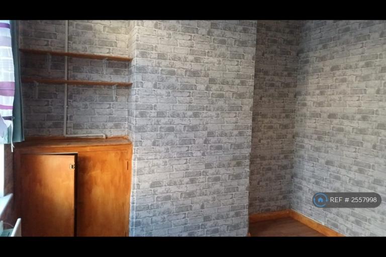 2 bedroom house in Oak Street, Burton-On-Trent, DE14 (2 bed) (#2557998)