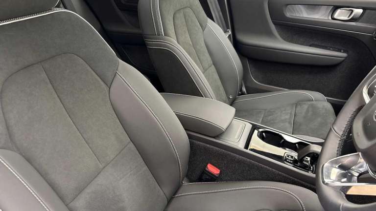 2025 Volvo EC40 Twin Motor 82kWh Plus SUV 5dr Electric Auto AWD (408 ps) ESTATE Electric Automatic