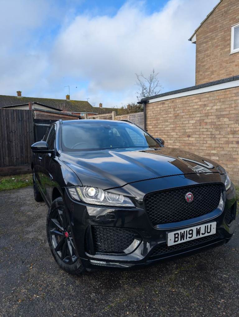 Jaguar F-pace Chequered flag 