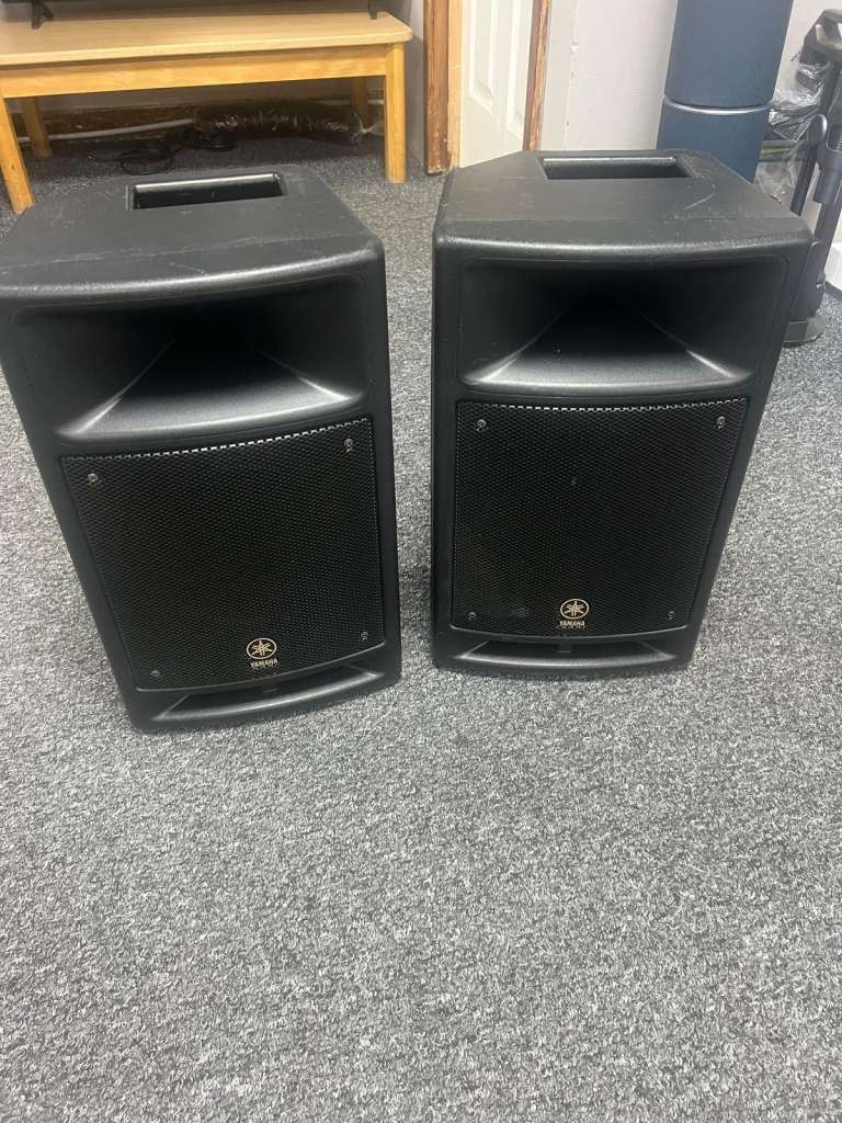 Yamaha Stagepas 300 speakers (set of 2)