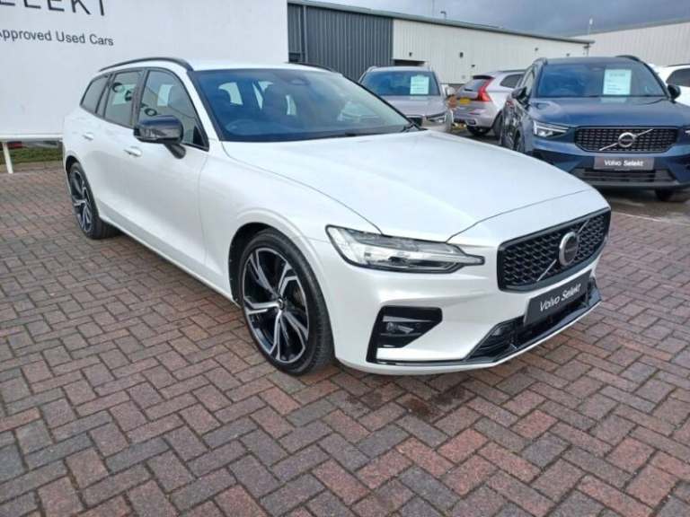 VOLVO V60 2.0 B3P Plus Dark 5dr Auto [7 speed]