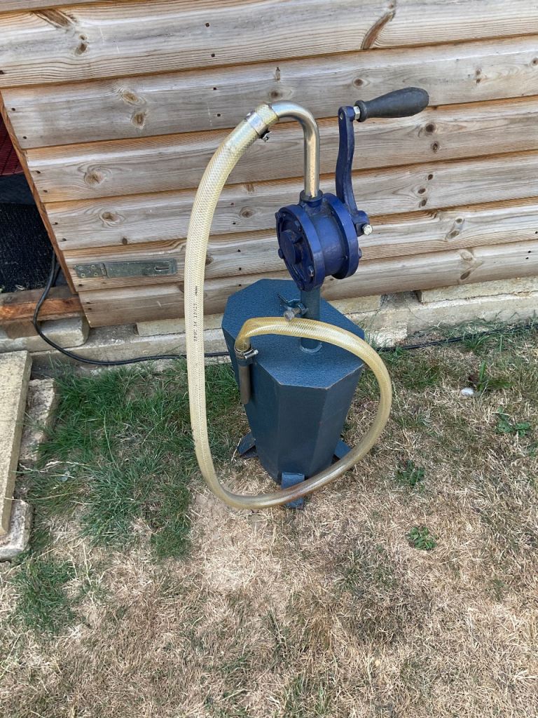 Gearbox axle fluid pump