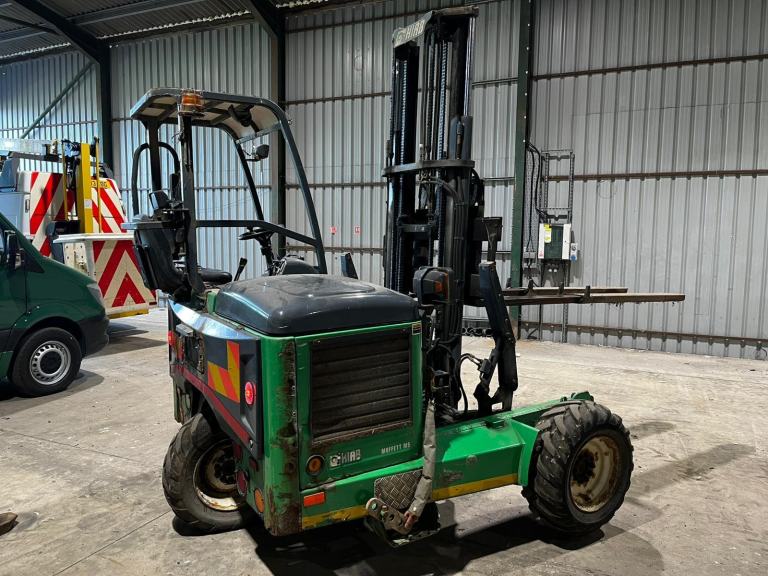 2014 MOFFETT M5 25.3 