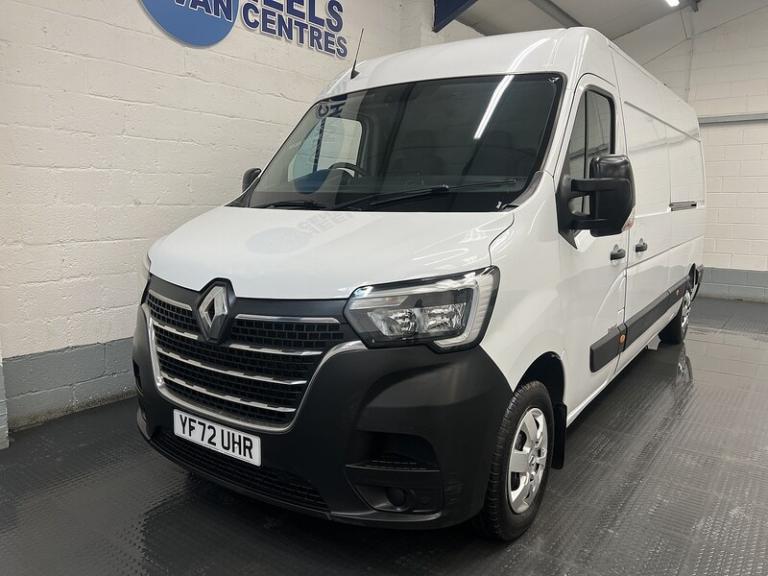 2023 Renault Master LM35dCi 135 Business+ Medium Roof Van PANEL VAN DIESEL Manual