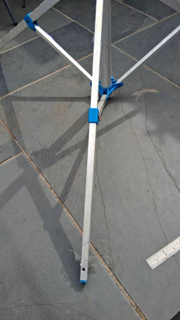 Folding washing line