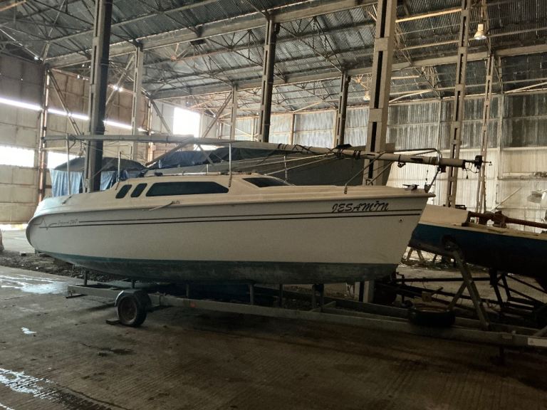 Trailered yacht Hunter Legend 240