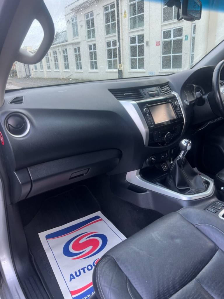 2017 Nissan Navara Double Cab Pick Up Tekna 2.3dCi 190 4WD PICK UP DIESEL Manual