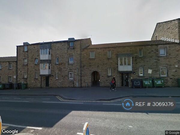 2 bedroom flat in Trinity Street, Huddersfield, HD1 (2 bed) (#3069376)