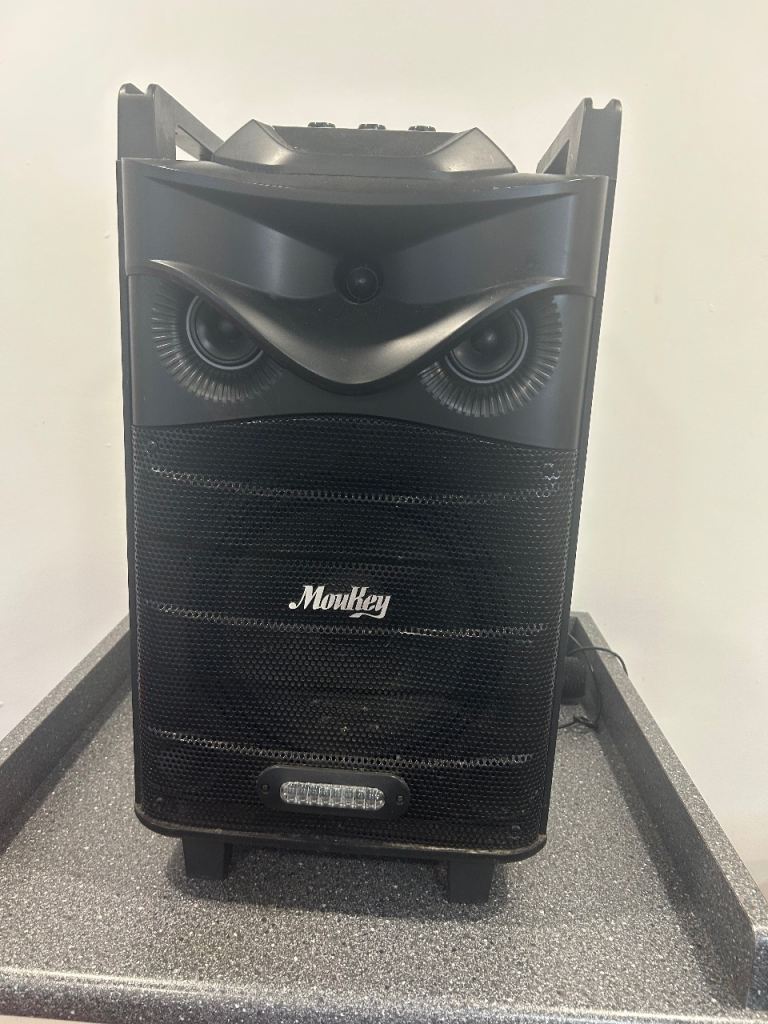 MonKey Speaker With Mics & Wire Amazing Condition 