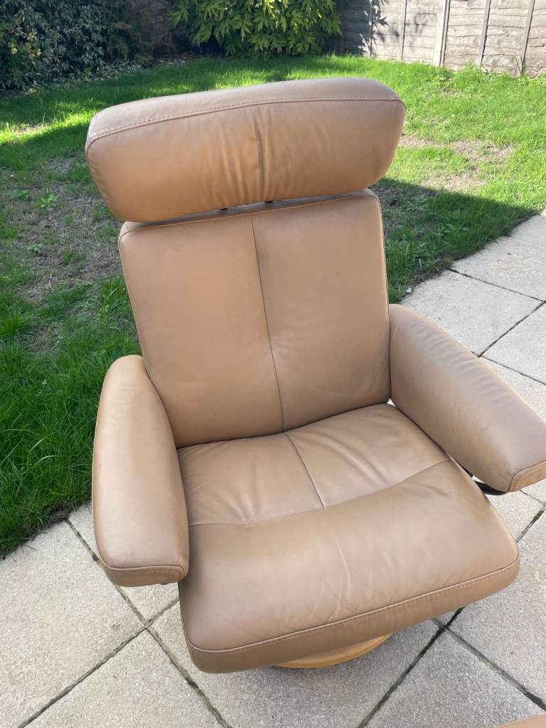 Ekorness Stressless Chair & Foot Stool with Adjustable Headrest | in ...