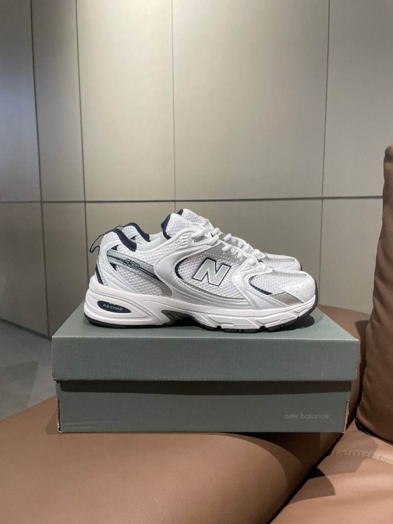 New Balance 530 White Silver Navy Size 4