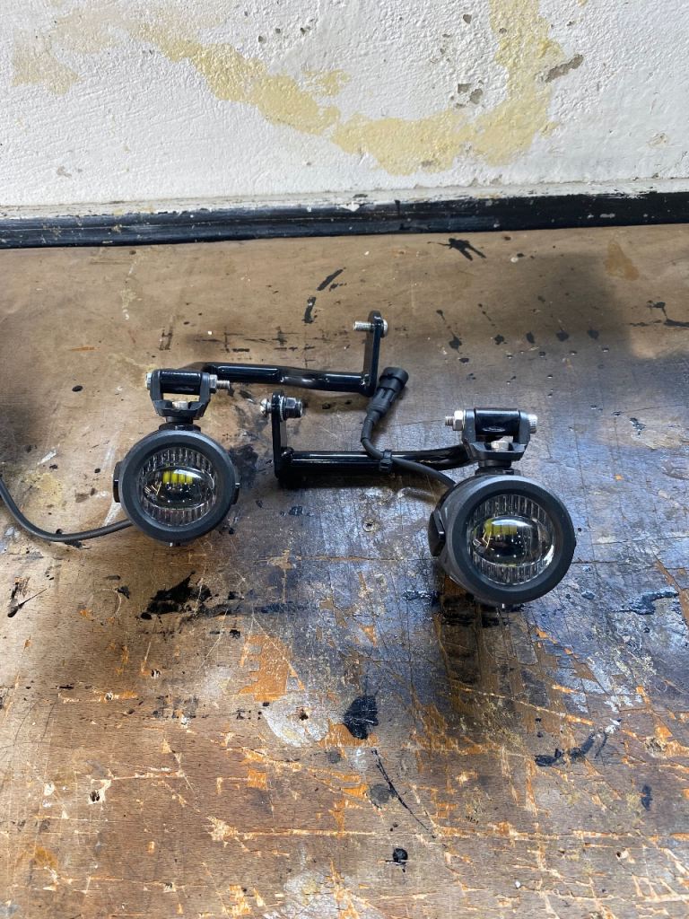 Aux lights and bmw r1250rt brackets