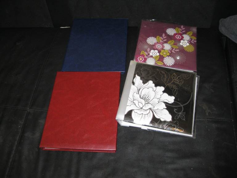 4 X FREE PHOTO ALBUMS, LEICESTER LE4 5DJ