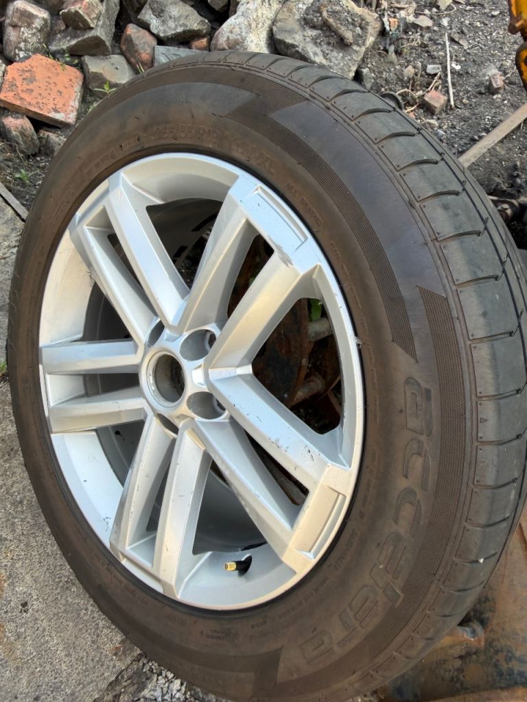 VW Amarok Cantera 19” Alloy Wheel & 255/55r19 tyre x1