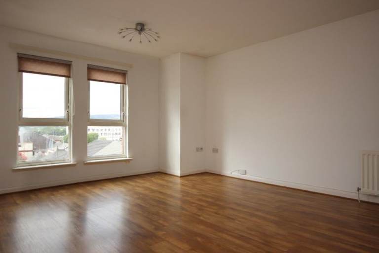 2 bedroom large modern flat to rent Clydebank 
