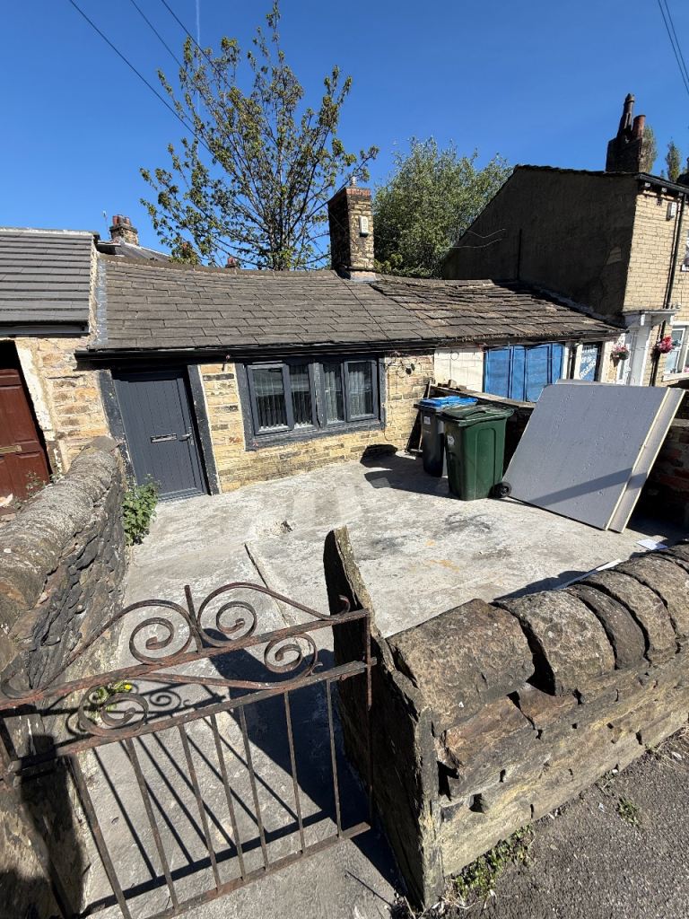 1 Bed Cottage - Little Horton Lane - BD5 9DG - £650 Per Month