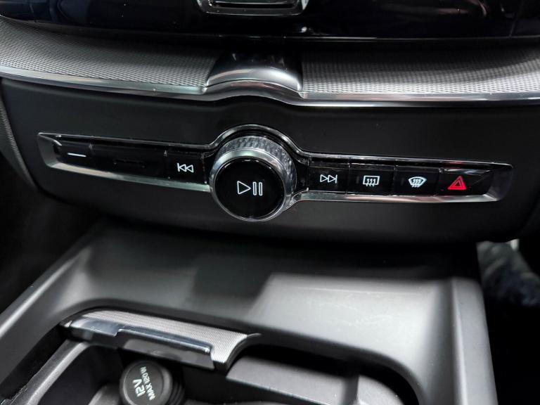 2021 Volvo XC60 R-Design Pro T8 AWD (390 hp) Auto ESTATE Petrol/Electric Hybrid Automatic