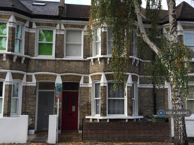 1 bedroom flat in Clapham North, London, SW9 (1 bed) (#2930417)