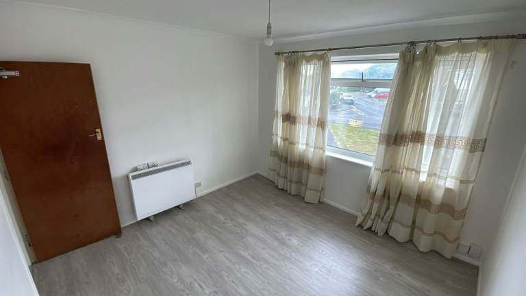 1 Bed Flat, Gorse Road, GU16, Frimley, Camberley, Surrey