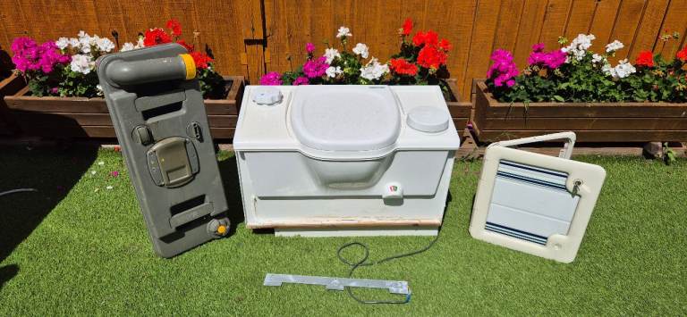THETFORD PORTA POTTI cassette toilet 12V flush for caravan motorhome boat camper.