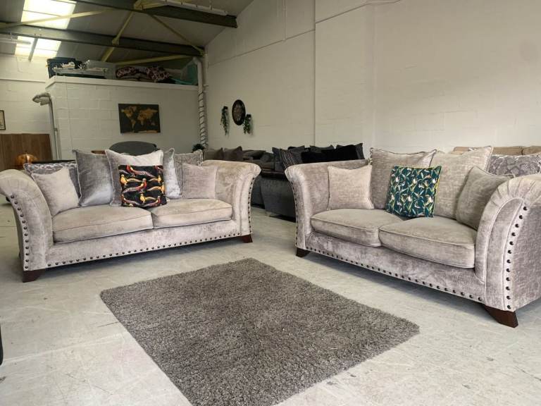 Lovely Beige 3+2 Seater Fabric Sofa Set – Brand New 