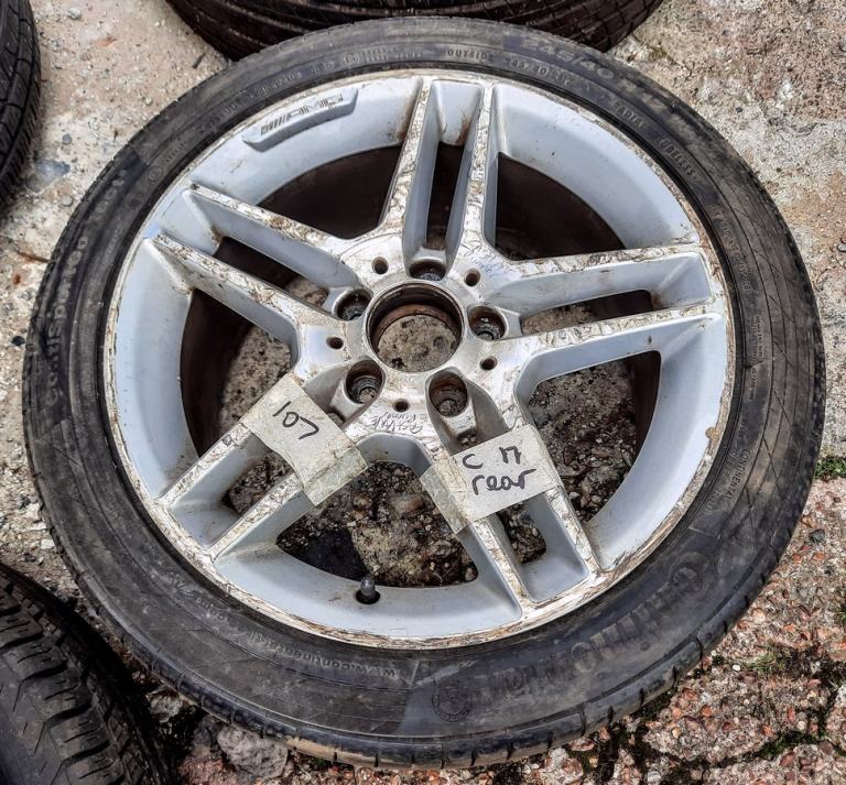 MERCEDES C CLASS 1X 17'' GENUINE AMG SILVER USED REAR ALLOY WHEEL TYRE FL107