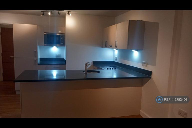 2 bedroom flat in Kensington House, West Drayton, UB7 (2 bed) (#2752408)