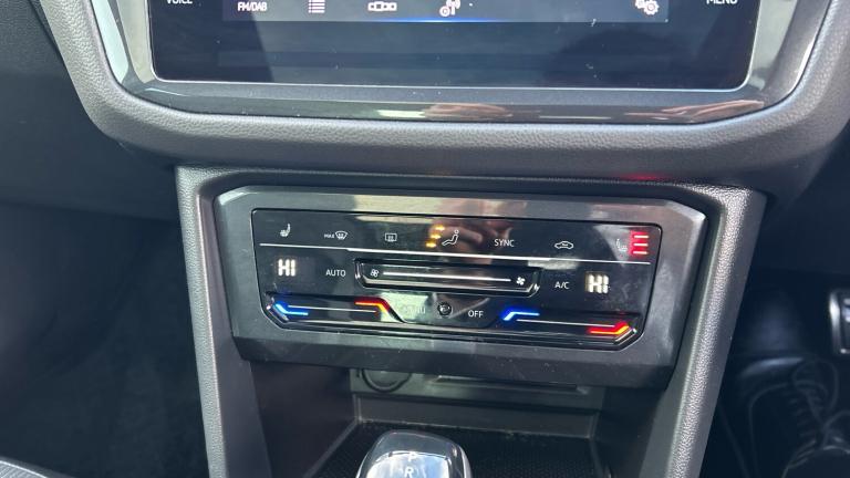 2022 Volkswagen Tiguan 2.0 TDI 200 4Motion R-Line 5dr DSG ESTATE DIESEL Automatic