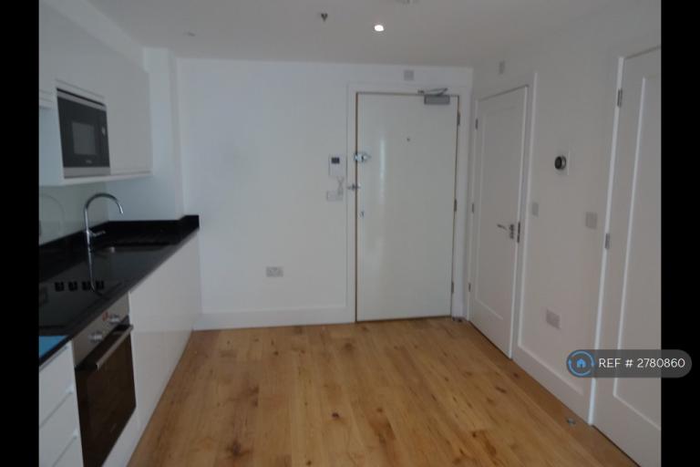 1 bedroom flat in Green Dragon House, Croydon, CR0 (1 bed) (#2780860)
