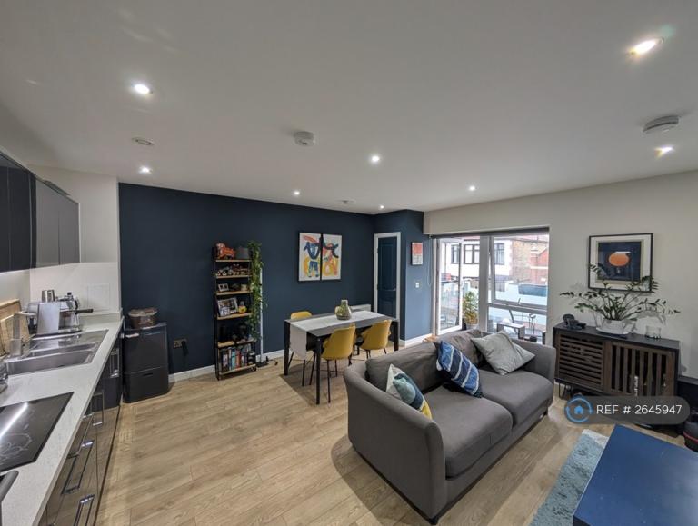 1 bedroom flat in Brunel House, London, E11 (1 bed) (#2645947)