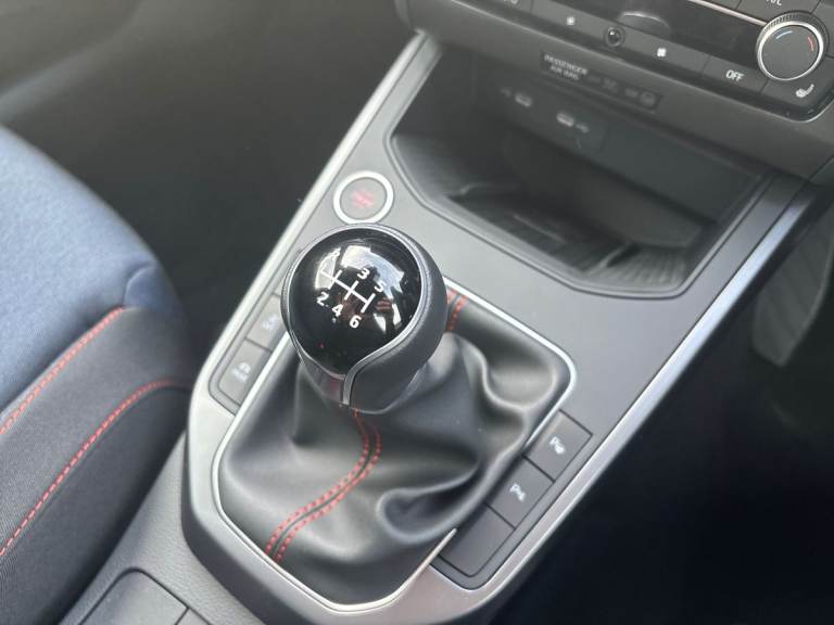 2025 SEAT Arona 1.0 TSI 115 FR Black Edition 5dr Hatchback PETROL Manual