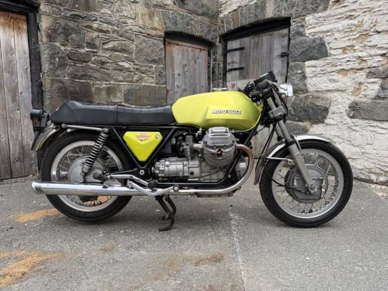 Moto Guzzi V7 SPORT Manual