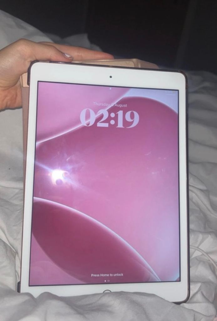 Apple iPad 8th gen (rose gold) 128gb