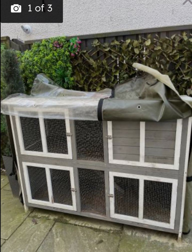 Large 2 storey rabbit hutch 
