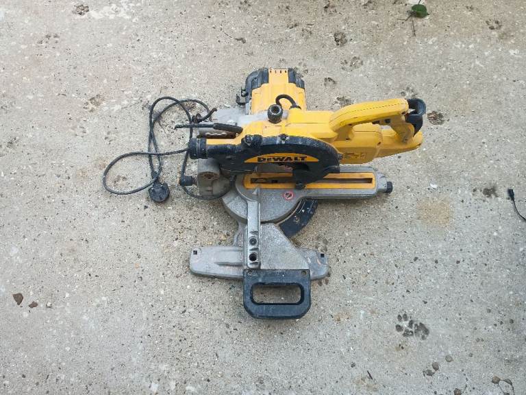 DeWalt DWS773 mitre saw - parts only (please read)