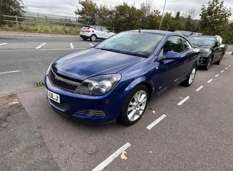 Vauxhall, ASTRA, Convertible, 2006, Manual, 1998 (cc), 3 doors