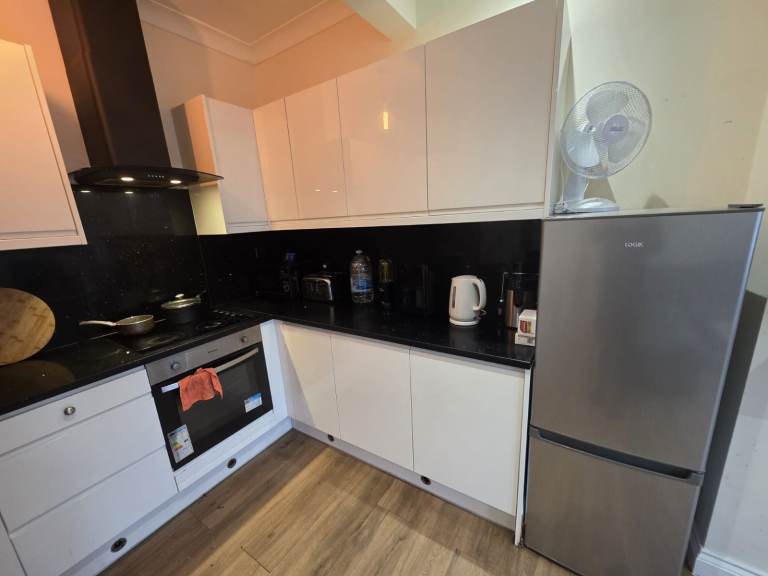 3 bedroom apartment Sydenham 