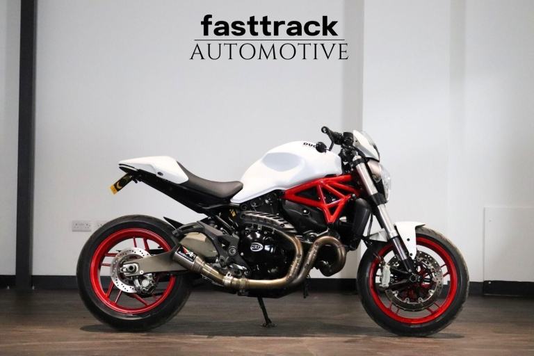 Ducati Monster 821 - 2016 - 8k MILES - FULL SERVICE HISTORY - AUSTIN RACING