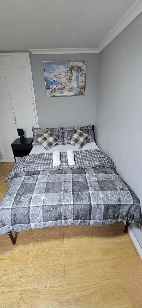Spacious fully furnished double bedroom for rent